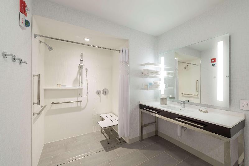 Hampton Inn & Suites Bridgewater image