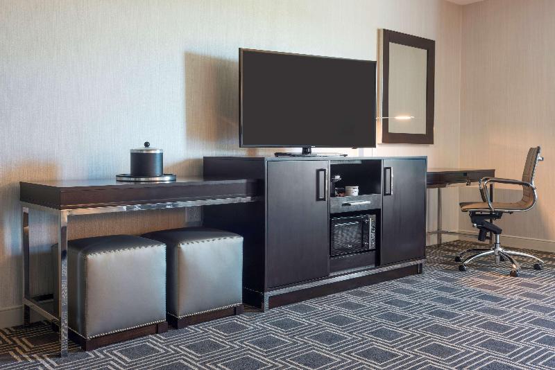 Hampton Inn & Suites Bridgewater image