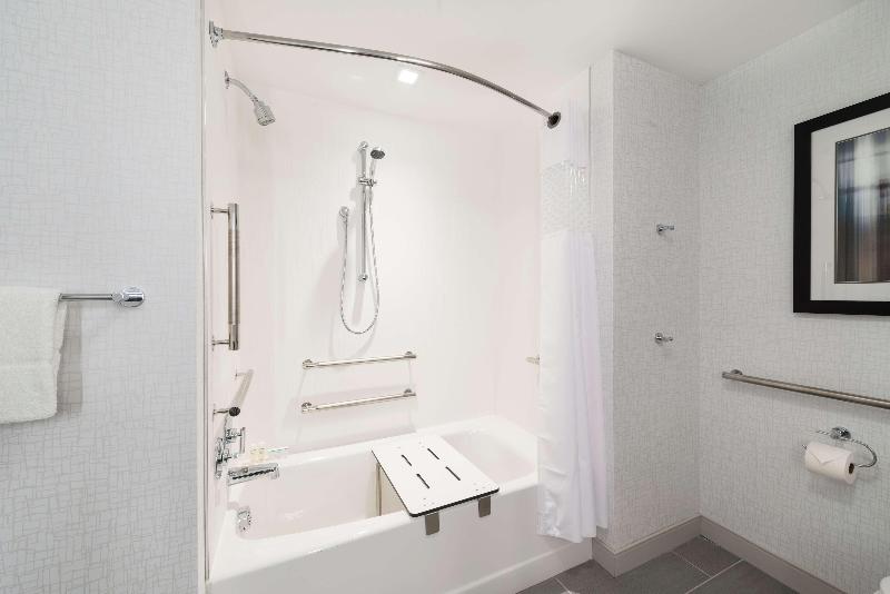 Hampton Inn & Suites Bridgewater image