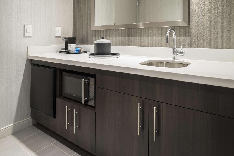 Hampton Inn & Suites Bridgewater image