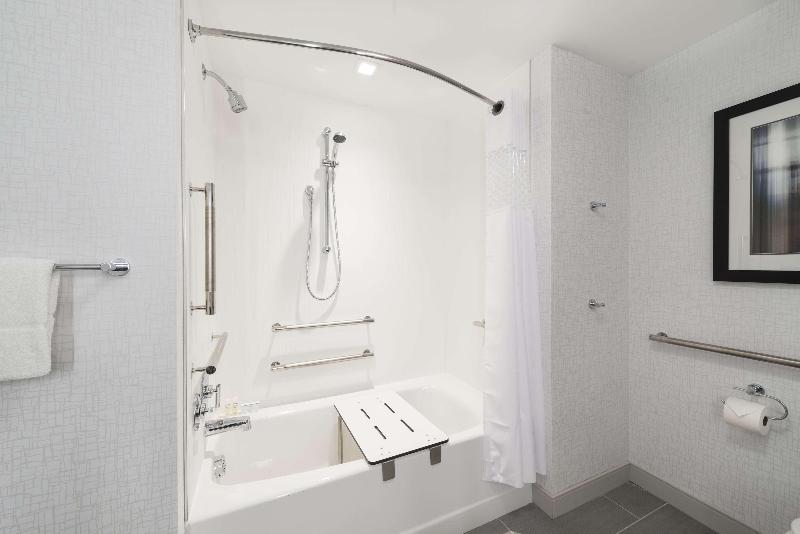 Hampton Inn & Suites Bridgewater image