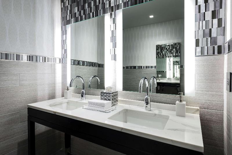 Hampton Inn & Suites Bridgewater image