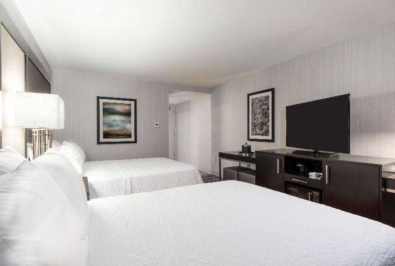 Hampton Inn & Suites Bridgewater image