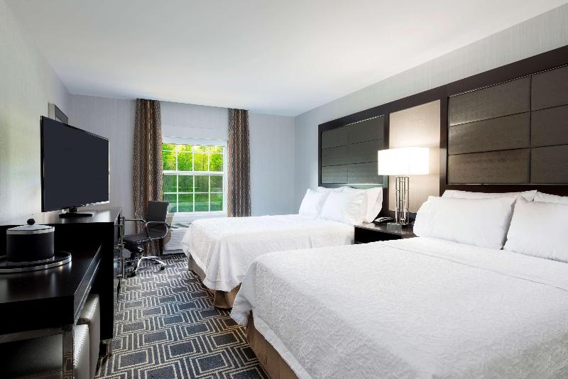 Hampton Inn & Suites Bridgewater image