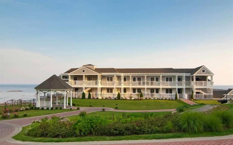 Water S Edge Resort And Spa image