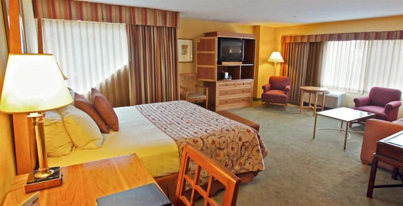 Water S Edge Resort And Spa image