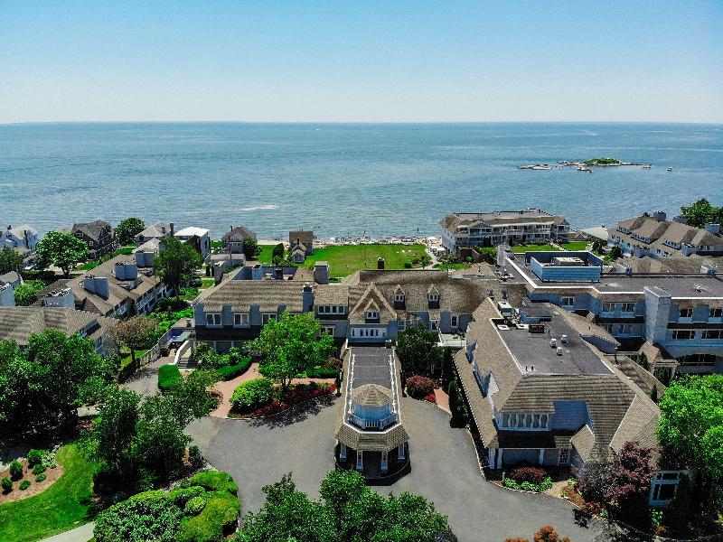 Water S Edge Resort And Spa image