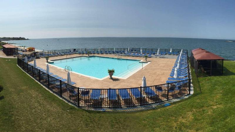 Water S Edge Resort And Spa image