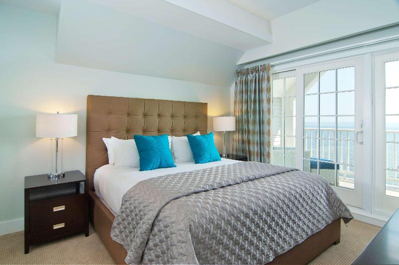 Water S Edge Resort And Spa image