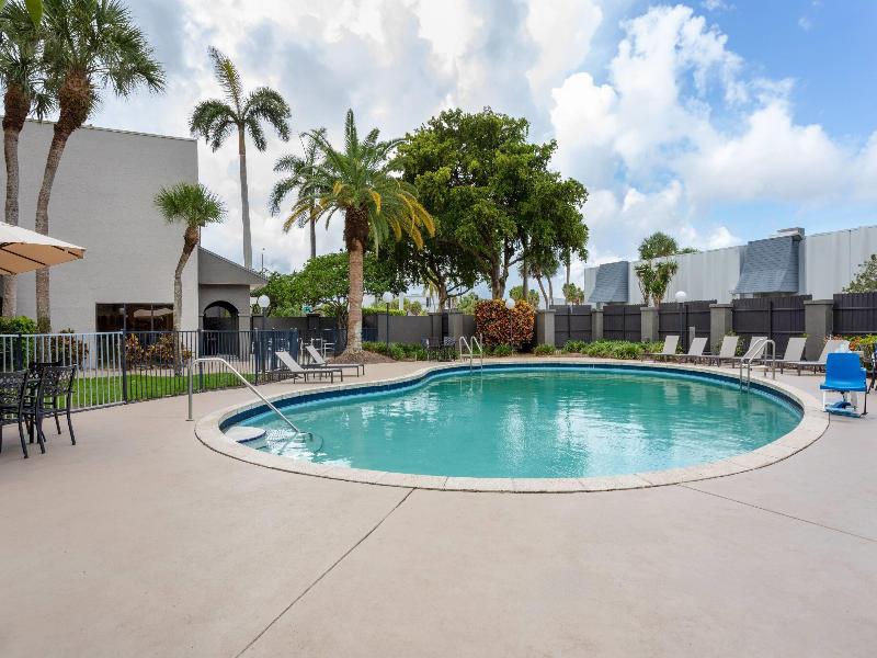 La Quinta By Wyndham Ft Lauderdale Cypress Creek image