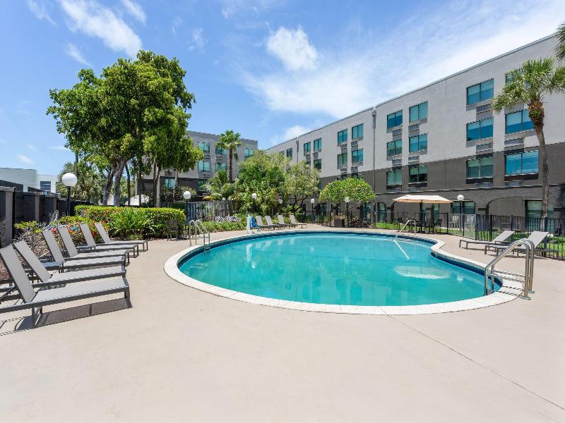 La Quinta By Wyndham Ft Lauderdale Cypress Creek image