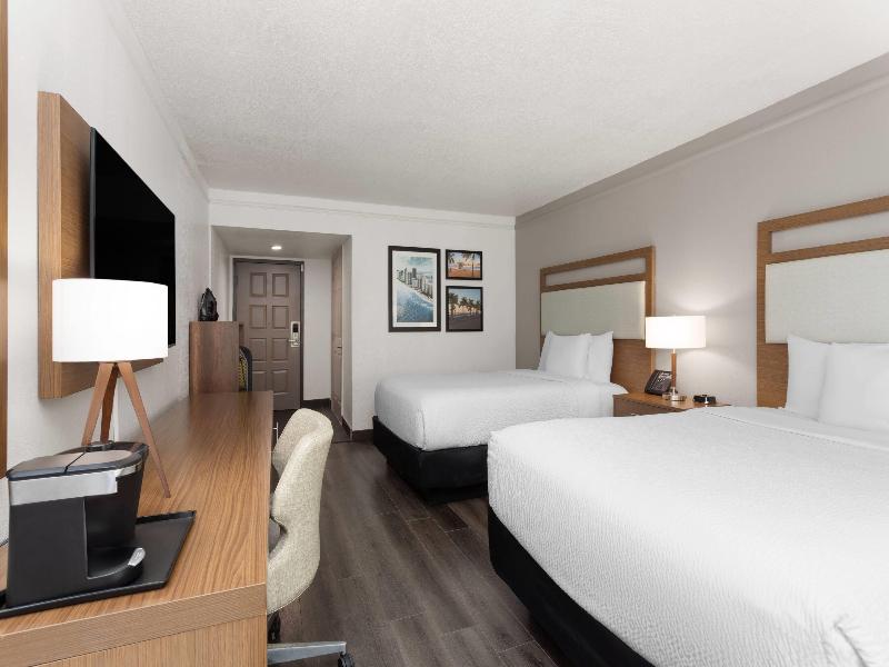 La Quinta By Wyndham Ft Lauderdale Cypress Creek image