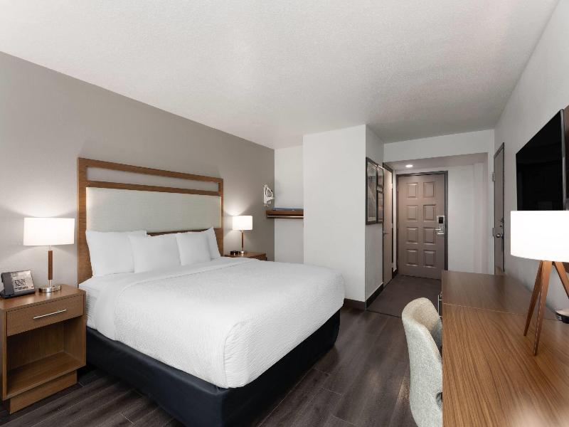 La Quinta By Wyndham Ft Lauderdale Cypress Creek image
