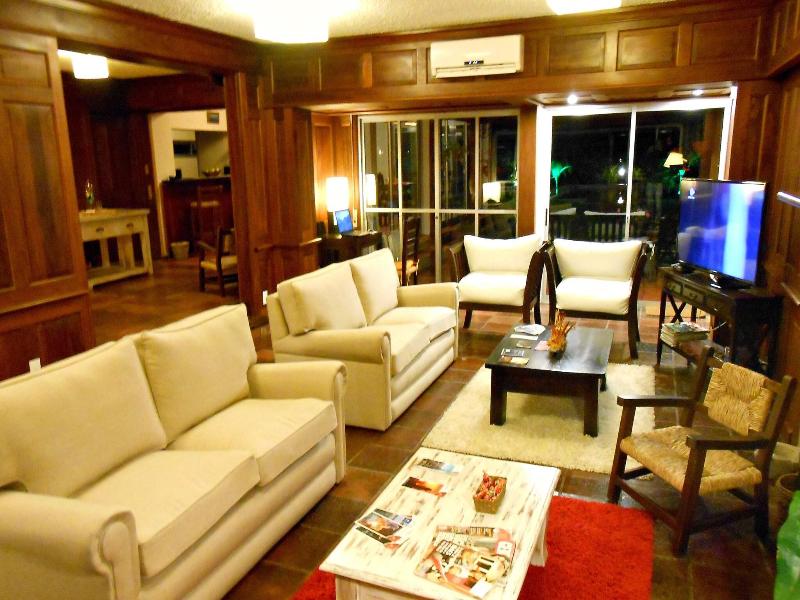 Petit Chateau Hotel Boutique image
