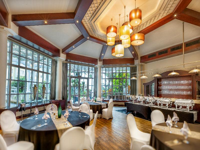Hemingways Hotel image