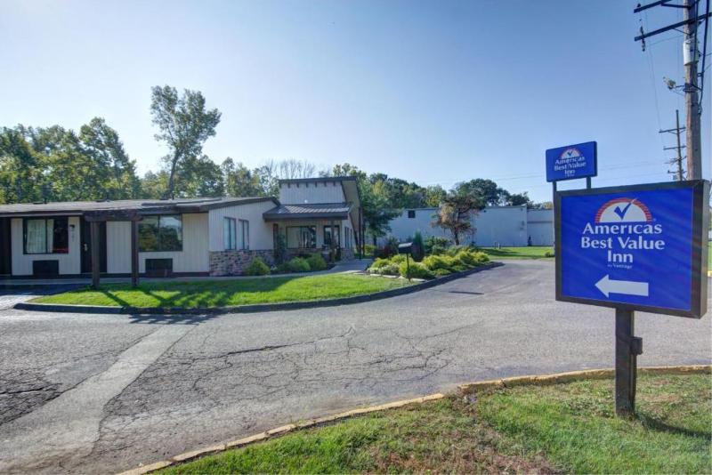 Americas Best Value Inn-Heath/Newark image