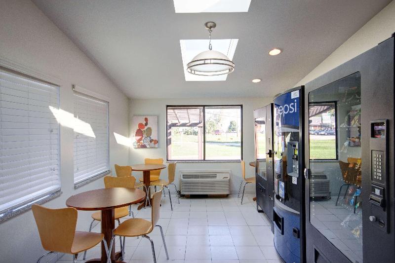 Americas Best Value Inn-Heath/Newark image