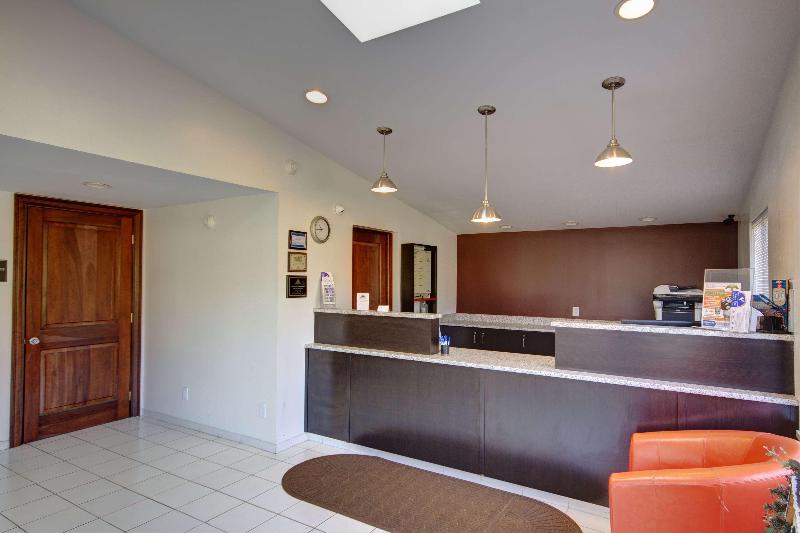 Americas Best Value Inn-Heath/Newark image