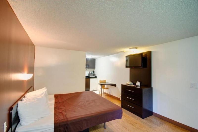 Americas Best Value Inn-Heath/Newark image