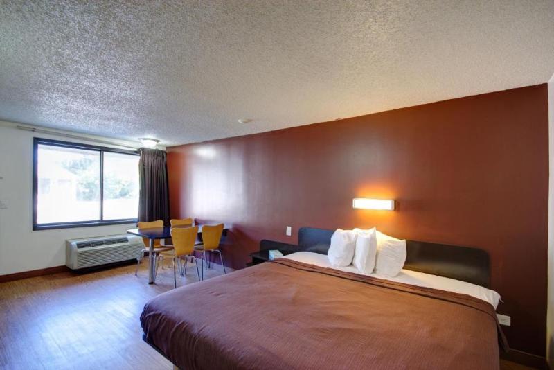Americas Best Value Inn-Heath/Newark image