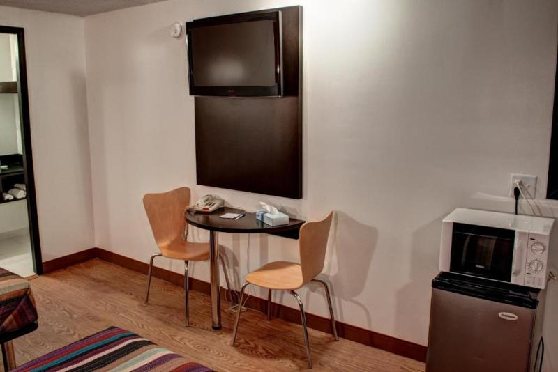 Americas Best Value Inn-Heath/Newark image