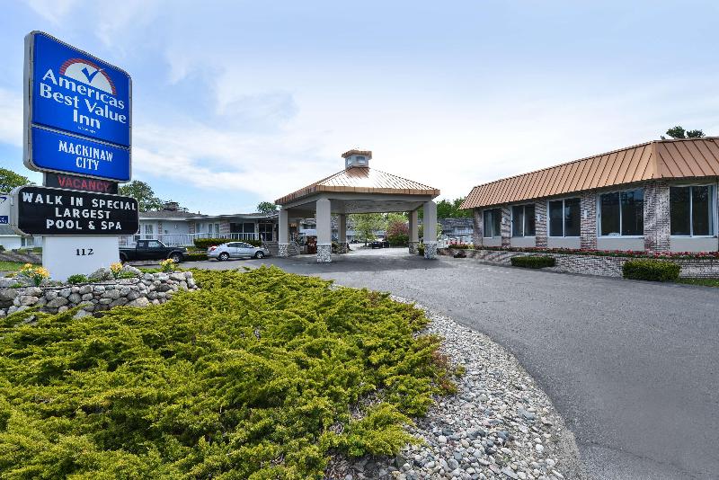 Travelodge by Wyndham Mackinaw City