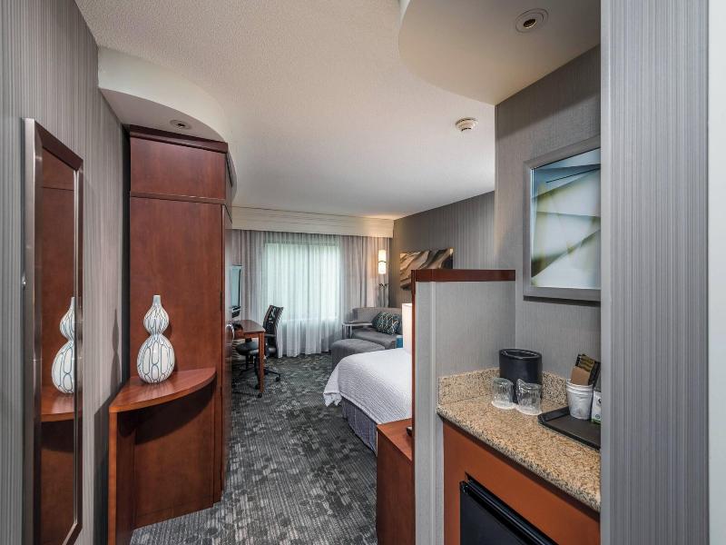 Courtyard By Marriott Bangor image