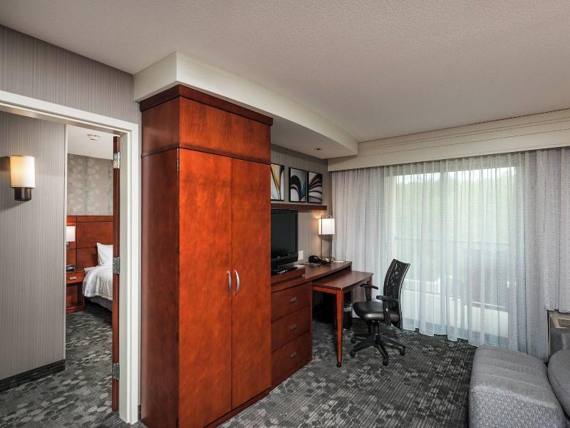 Courtyard By Marriott Bangor image