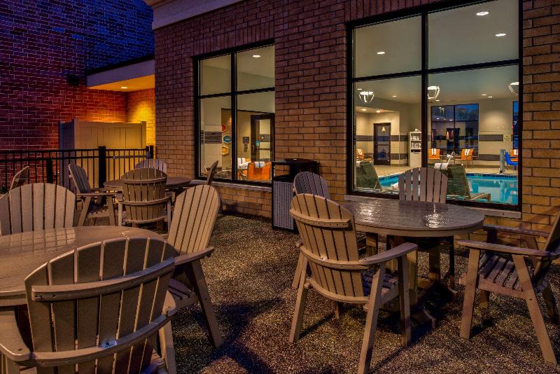 Hampton Inn & Suites Wixom image