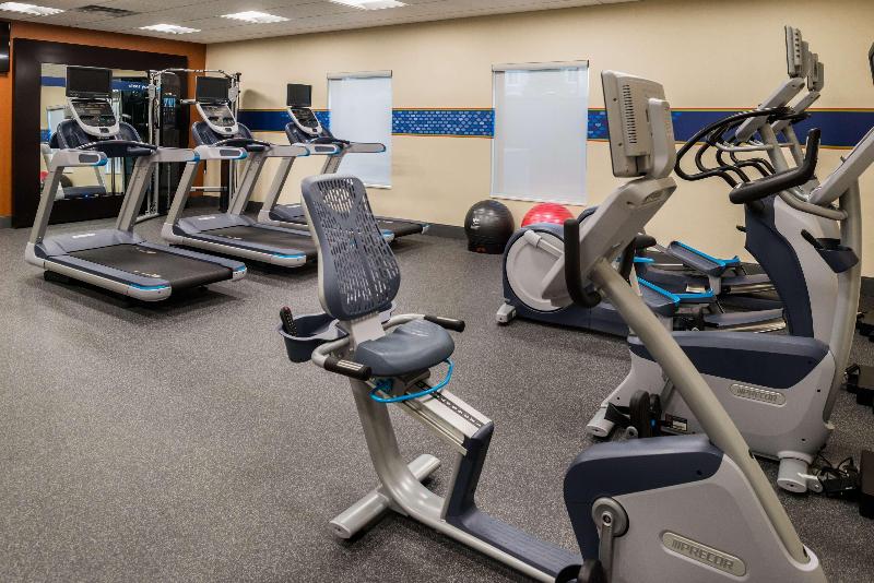 Hampton Inn & Suites Wixom image