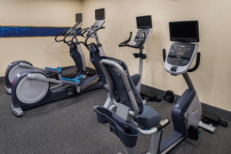 Hampton Inn & Suites Wixom image