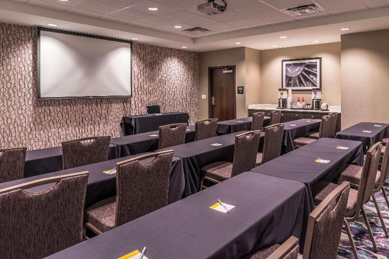 Hampton Inn & Suites Wixom image