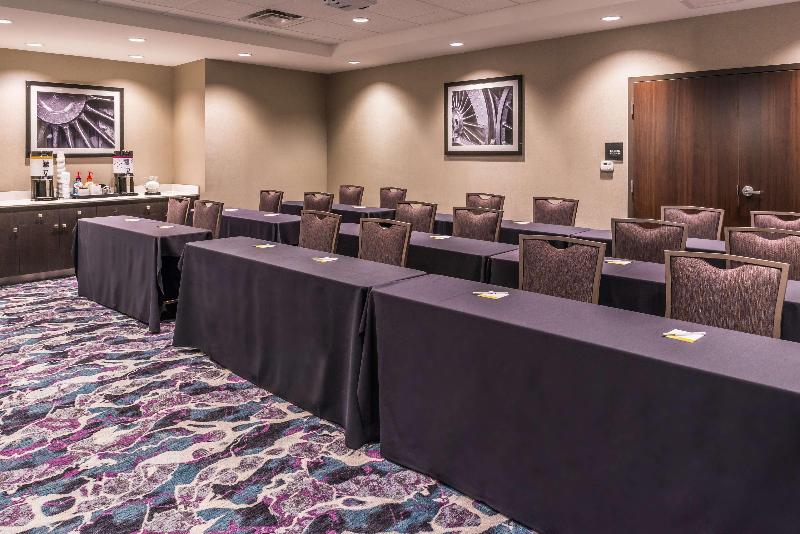 Hampton Inn & Suites Wixom image