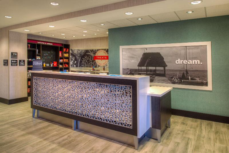 Hampton Inn & Suites Wixom image