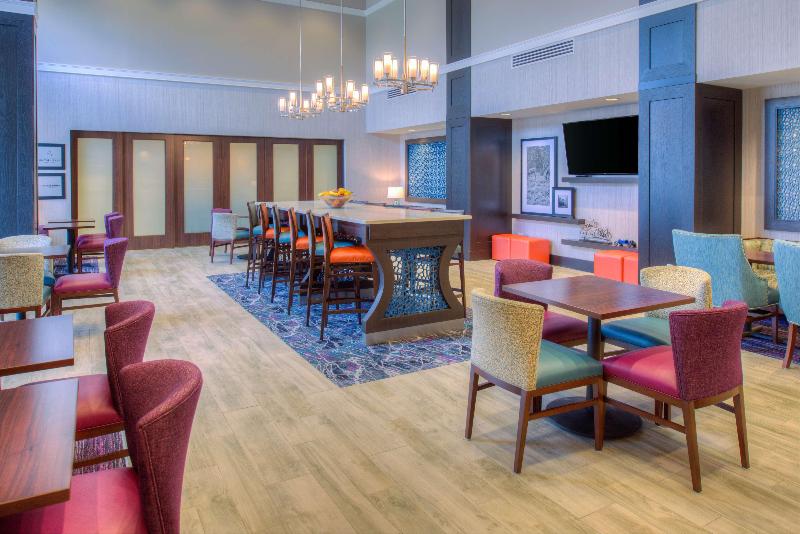 Hampton Inn & Suites Wixom image