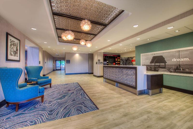 Hampton Inn & Suites Wixom image