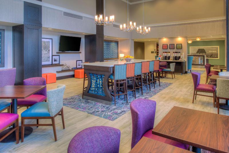 Hampton Inn & Suites Wixom image
