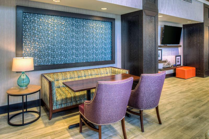 Hampton Inn & Suites Wixom image