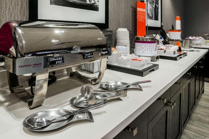 Hampton Inn & Suites Wixom image
