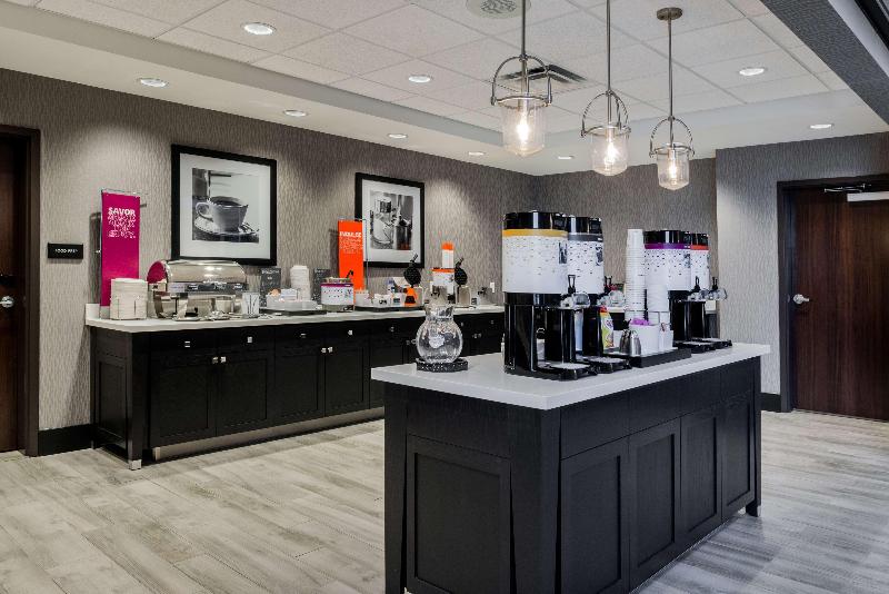 Hampton Inn & Suites Wixom image