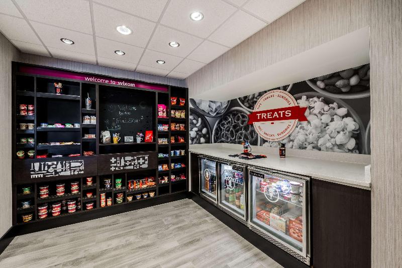 Hampton Inn & Suites Wixom image