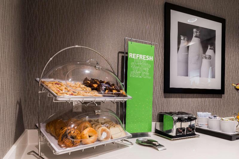 Hampton Inn & Suites Wixom image