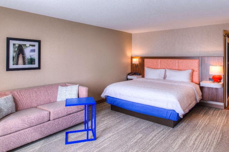 Hampton Inn & Suites Wixom image