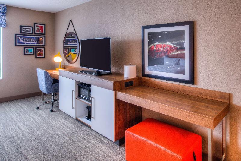 Hampton Inn & Suites Wixom image
