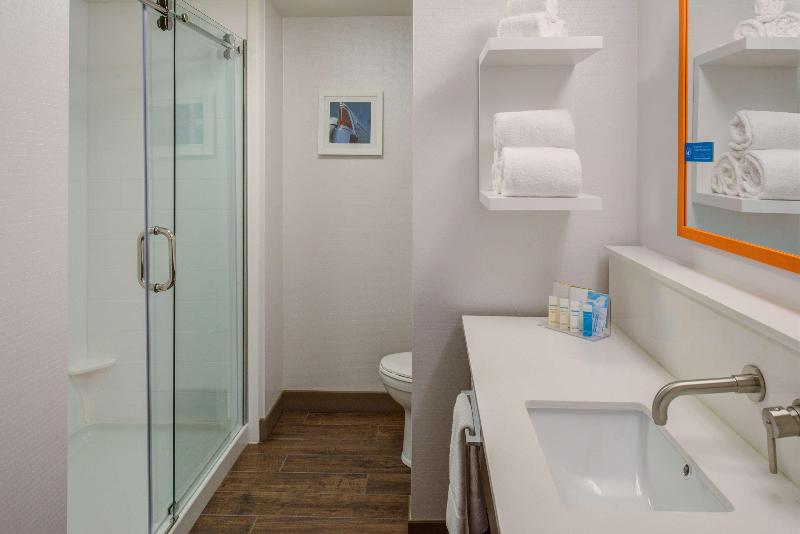 Hampton Inn & Suites Wixom image
