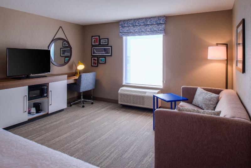 Hampton Inn & Suites Wixom image