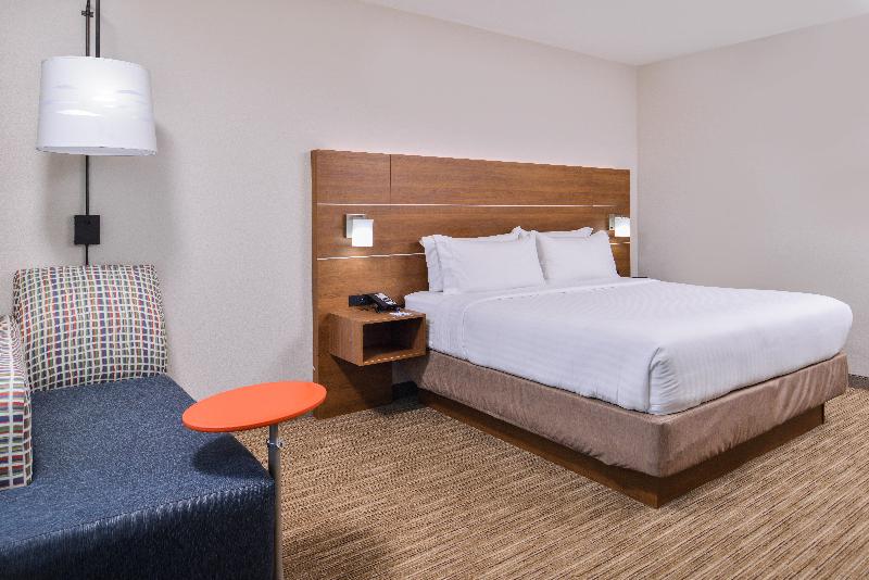 Holiday Inn Express & Suites Siloam Springs By IHG photo 9