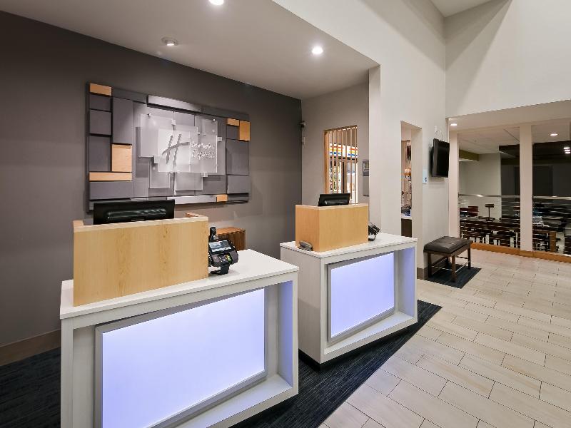 Holiday Inn Express & Suites Everett image