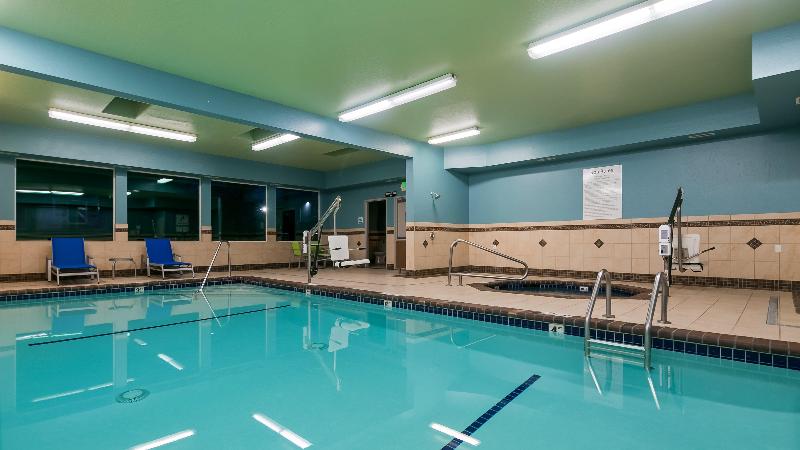 Holiday Inn Express & Suites Everett image
