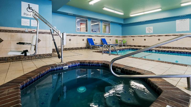 Holiday Inn Express & Suites Everett image